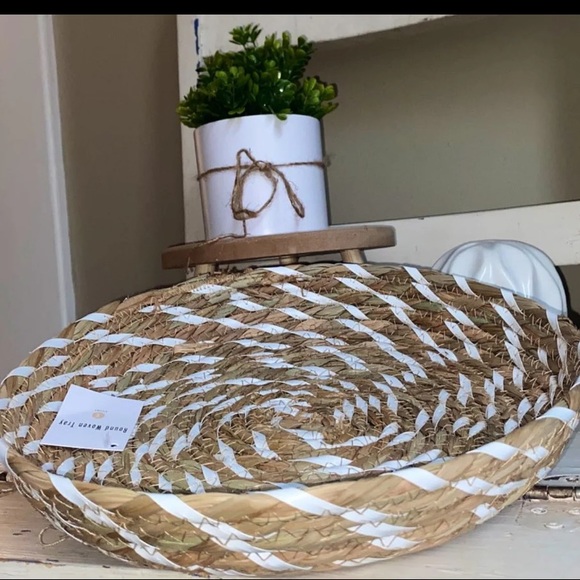 💥💥💥SOLD💥💥💥 NWT Target Bullseye Round Woven Tray - Picture 7 of 11